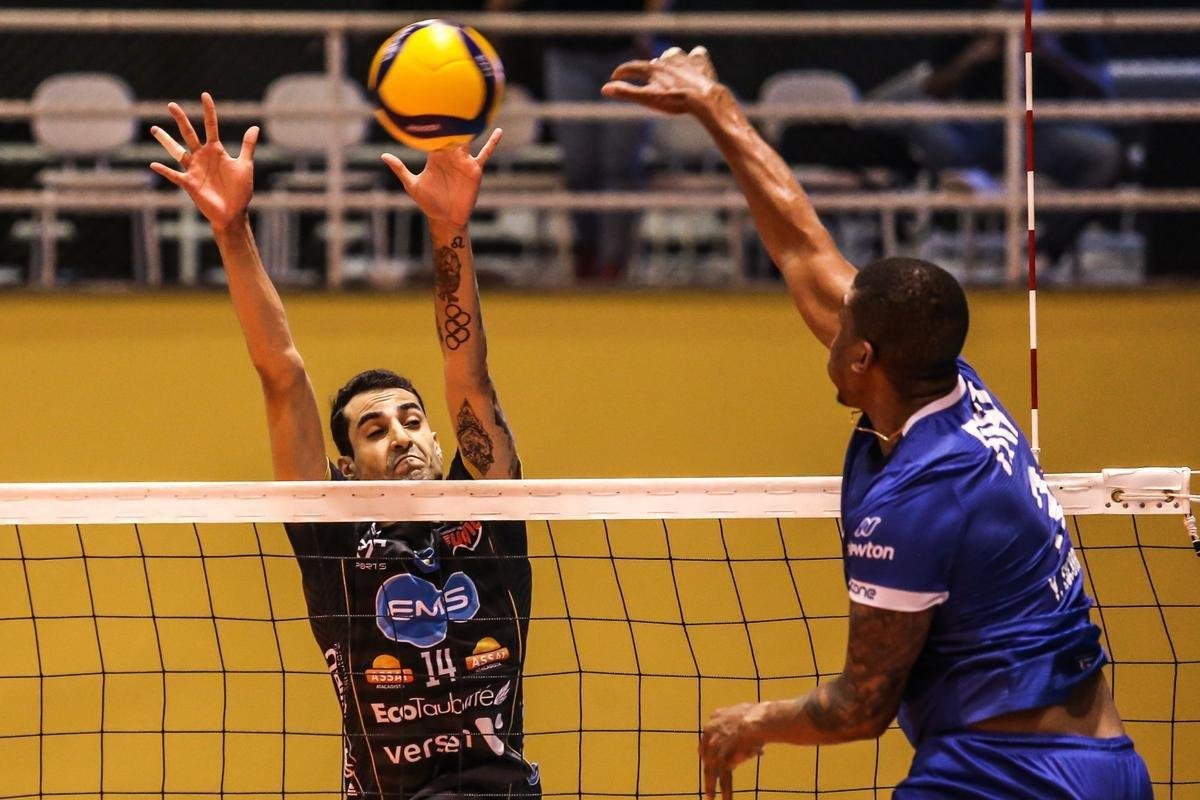 Minas no resistiu ao poderoso Taubat, perdeu por 3 sets a 0 e terminou a Superliga como vice-campeo