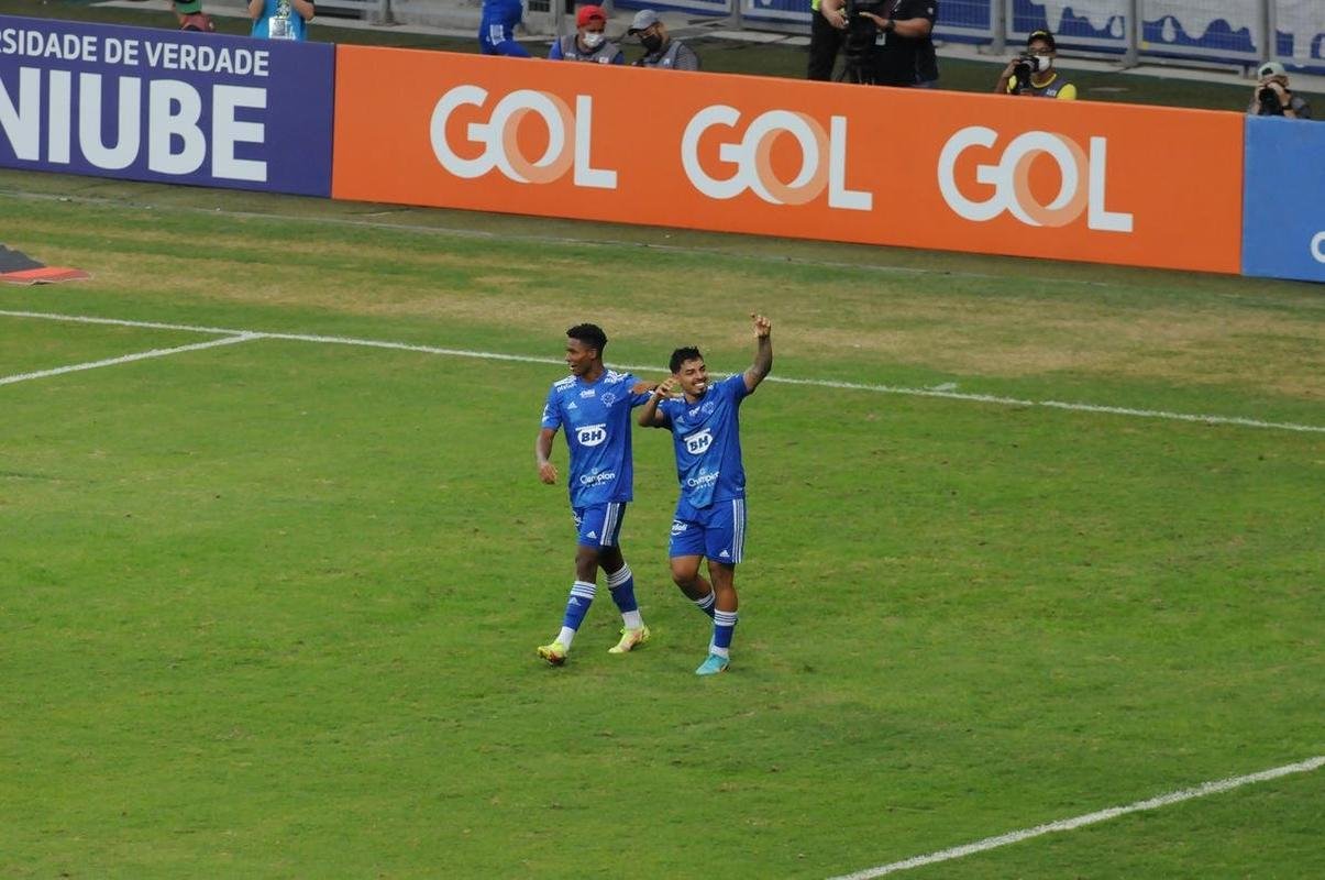 Fotos do jogo entre Cruzeiro e Ponte Preta, no Mineiro, em Belo Horizonte, pela 13 rodada da Srie B do Brasileiro
