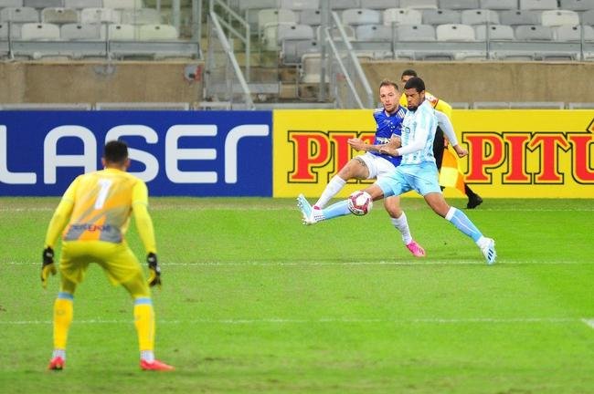 Fotos de Cruzeiro x Londrina, no Mineiro, pela 15 rodada da Srie B