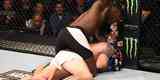 Na luta principal do UFC em Newark, Anthony Johnson venceu Ryan Bader por nocaute no primeiro round e encaminhou title shot na diviso dos meio-pesados 