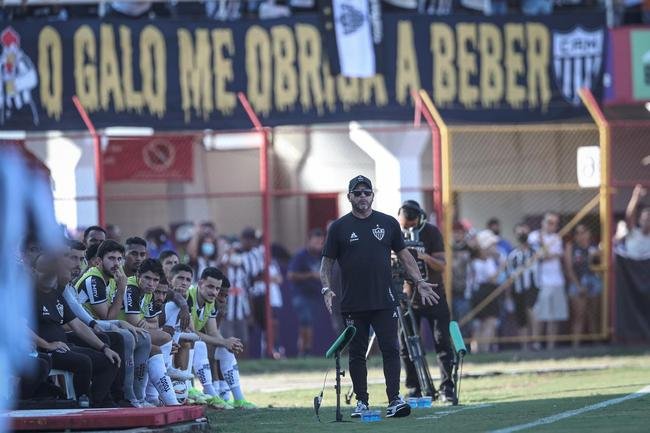 Fotos do jogo entre Pouso Alegre e Atltico, pelo Mineiro