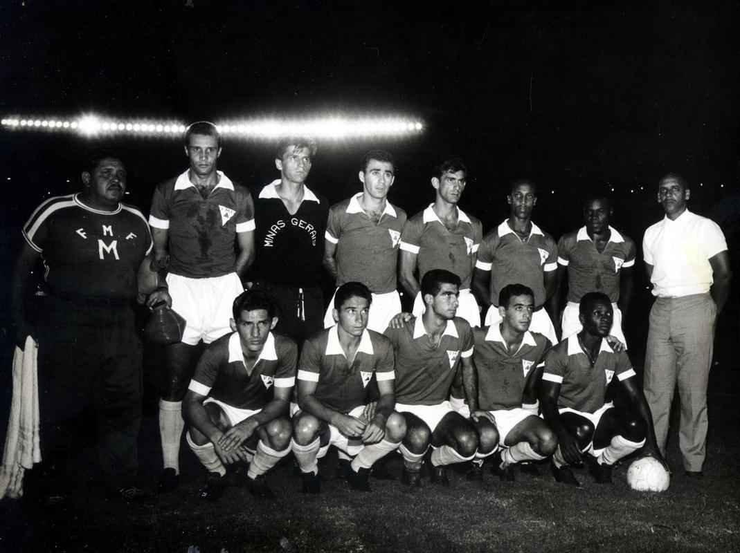 23/02/1963 - Procpio com a Seleo Mineira de Futebol campe nacional. Na deciso, vitria sobre a seleo do Rio de Janeiro, por 2 a 1, no Maracan. 
