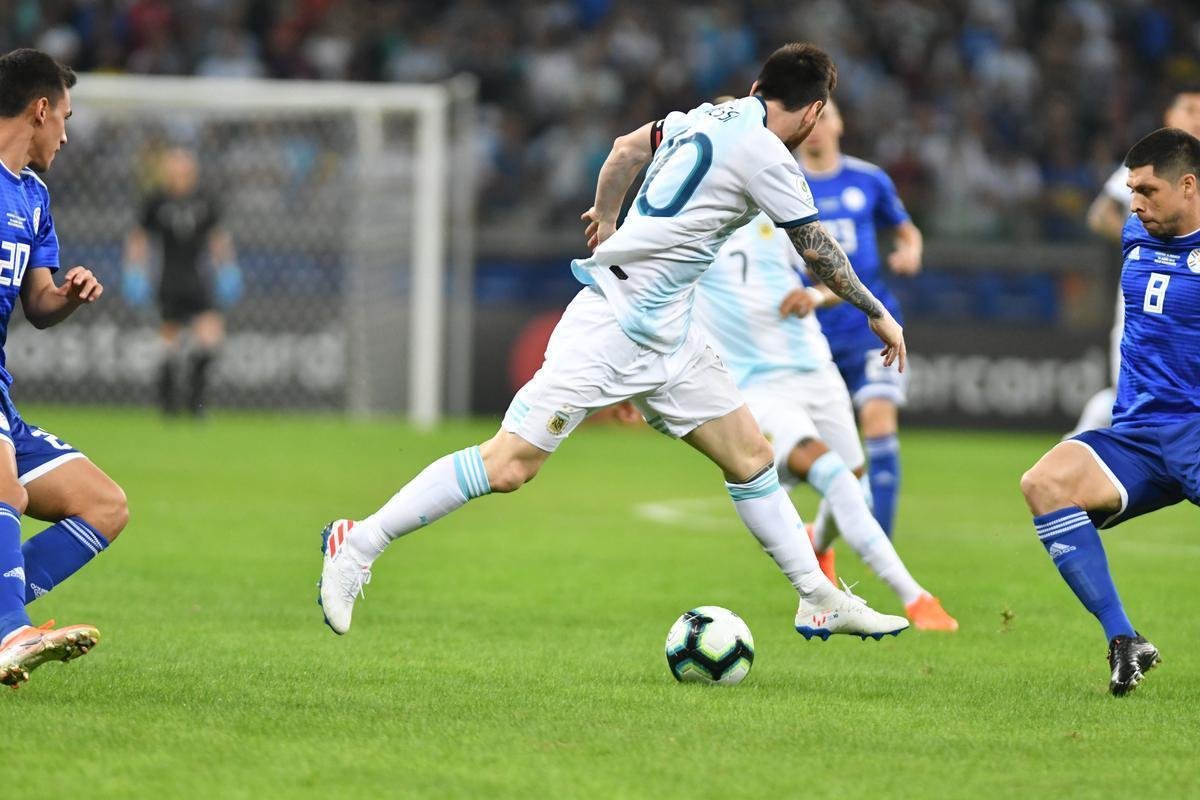 Fotos do duelo entre Argentina e Paraguai, no Mineiro, pela Copa Amrica