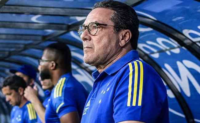 Técnico Vanderlei Luxemburgo foi demitido pelo Cruzeiro