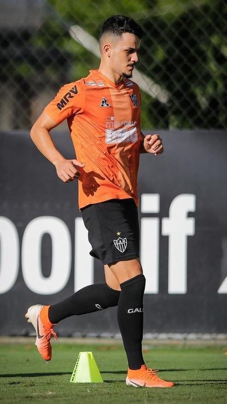 Guilherme Castilho - O jovem volante, que teve o contrato renovado neste ano, vem sendo relacionado desde o ano passado para o banco de reservas. O Atltico busca um jogador para a posio, uma das mais carentes do elenco. Pode ser que tenha oportunidades com Sampaoli.