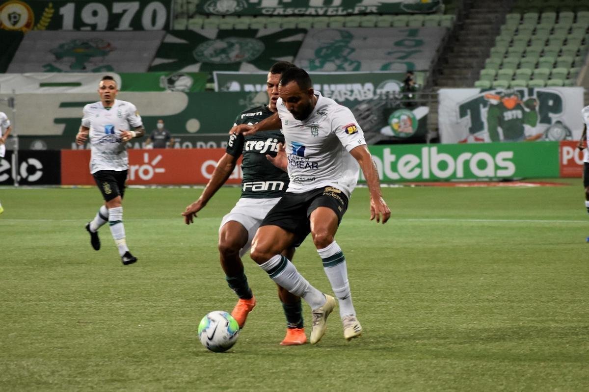 Palmeiras e Amrica se enfrentaram nesta quarta-feira (23), em partida de ida das semifinais da Copa do Brasil. O confronto foi realizado no Allianz Parque, em So Paulo. Na prxima quarta-feira (30), as equipes se reencontram no Independncia, em Belo Horizonte, s 21h30.