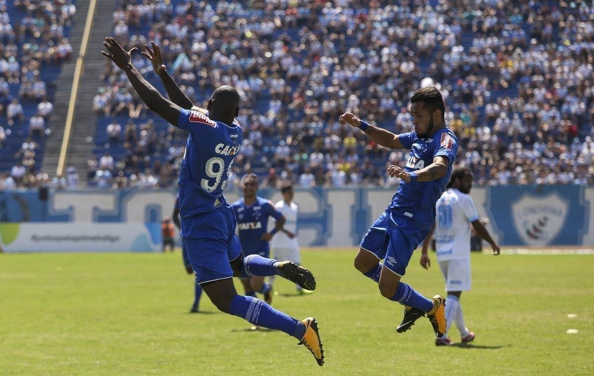 Cruzeiro chegou a abrir 2 a 0 sobre o Londrina, com gols de Lucas Silva e Sassá, mas cedeu o empate no segundo tempo e perdeu nos pênaltis por 3 a 1. Time foi eliminado na semifinal da Primeira Liga.