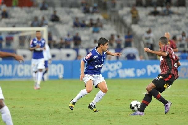 Cruzeiro e Atltico-PR jogaram no Mineiro pela terceira rodada do Grupo C da Primeira Liga