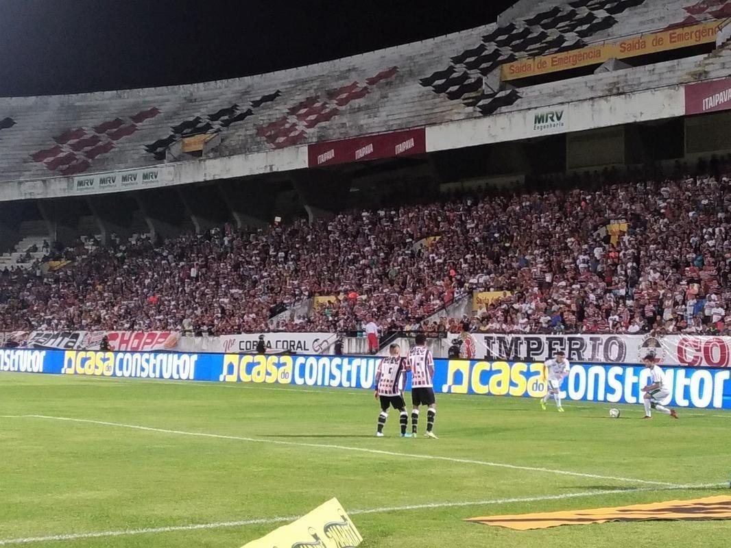 Santa Cruz e Amrica em duelo vlido pela 28 rodada do Campeonato Brasileiro