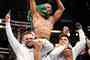 Com ajuda de campeão olímpico, Deiveson Figueiredo recupera cinturão do UFC