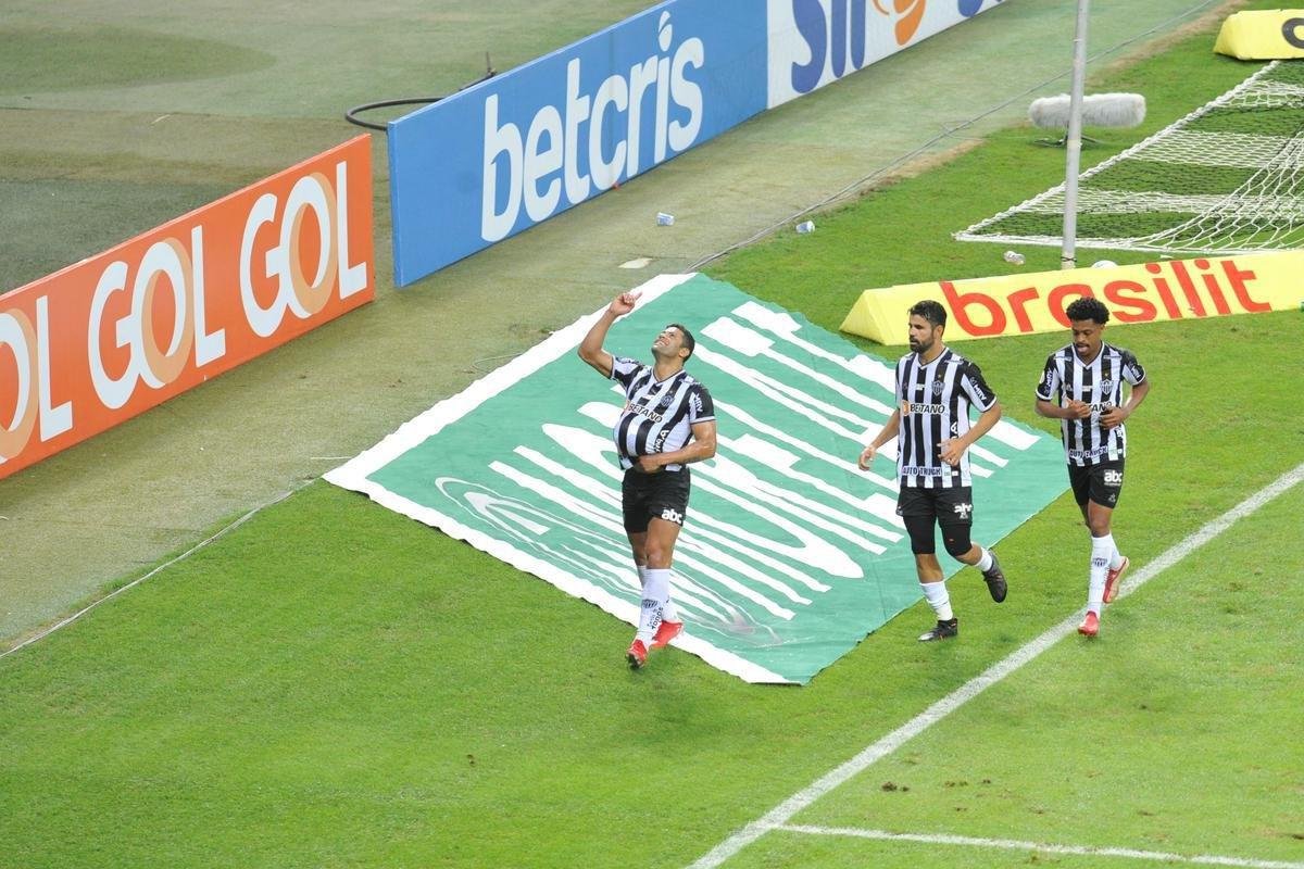 Fotos do gol de Hulk sobre o Sport. Foi segundo gol do Atltico na vitria por 3 a 0 pela 21 rodada do Brasileiro
