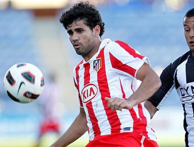 Atltico de Madrid 4 x 0 Sporting Gijn (Campeonato Espanhol, em 30/8/2010) - Diego Costa estreou pelo Atltico de Madrid entrando no segundo tempo. Jogou 23 minutos e deu uma assistncia