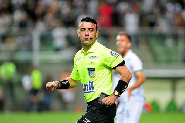 Imagens do clssico de ida da semifinal do Mineiro, entre Atltico e Amrica, no Independncia