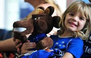 Torcida faz festa em aeroporto para receber o Tricampe�o Brasileiro