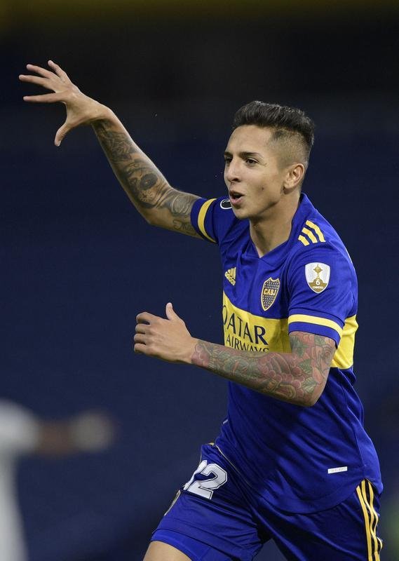 Fotos de Agustn Almendra, volante do Boca Juniors, de 22 anos, que est na mira do Cruzeiro para 2023. Vnculo dele na Argentina vai at junho do prximo ano, o que permite firmar pr-contrato a partir de janeiro com qualquer clube