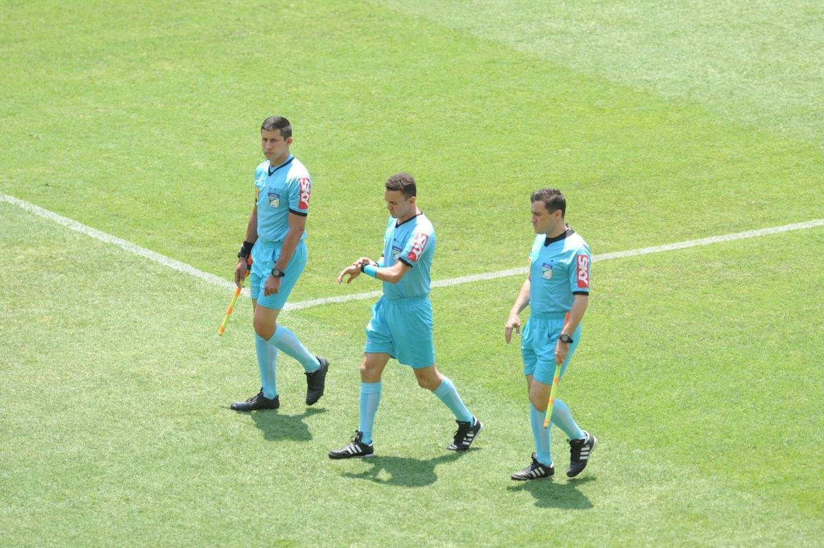 Equipes se enfrentaram neste sbado, pela 13 rodada da competio