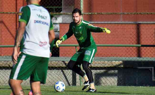 Amrica se reapresentou nesta segunda-feira e treinou para enfrentar o Atltico-GO, na quarta