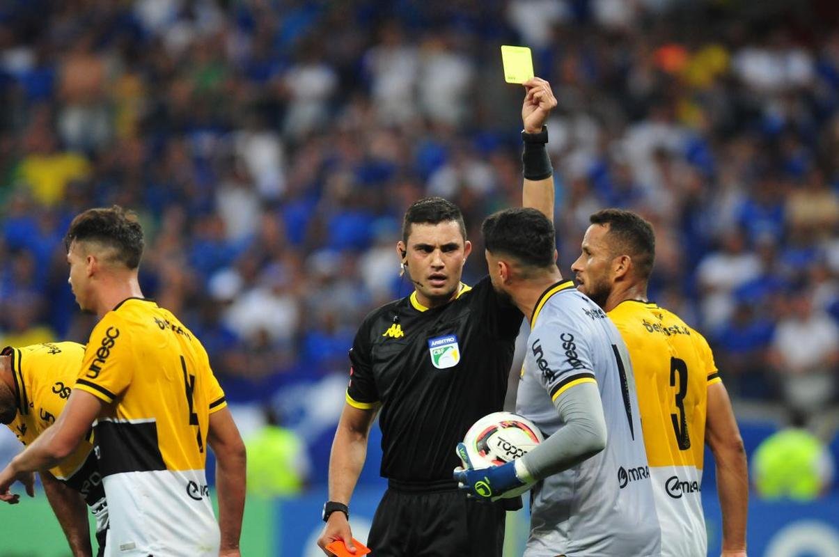 Fotos do jogo entre Cruzeiro e Cricima, neste domingo (4), no Mineiro, pela 28 rodada da Srie B