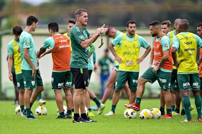 Elenco do Amrica se reapresentou no CT Lanna Drumond nesta quinta-feira, aps trs dias de folga