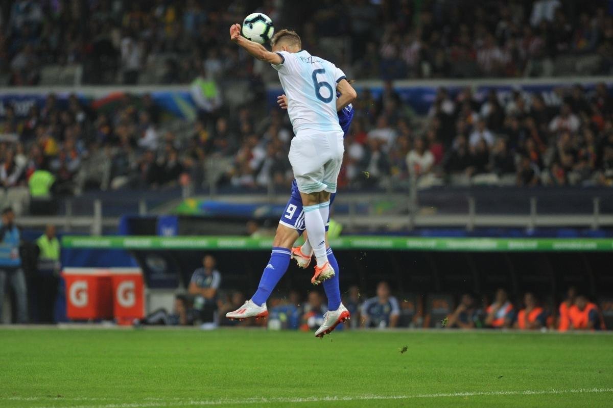 Fotos do duelo entre Argentina e Paraguai, no Mineiro, pela Copa Amrica