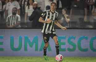 Fotos do jogo entre Santos e Atltico na Vila Belmiro, em Santos, pela 30 rodada do Campeonato Brasileiro