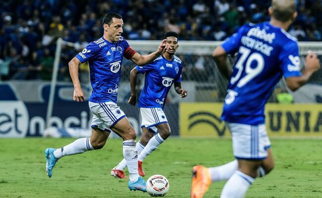 Rômulo na partida entre Cruzeiro e Athletic, pelo Campeonato Mineiro, em Belo Horizonte