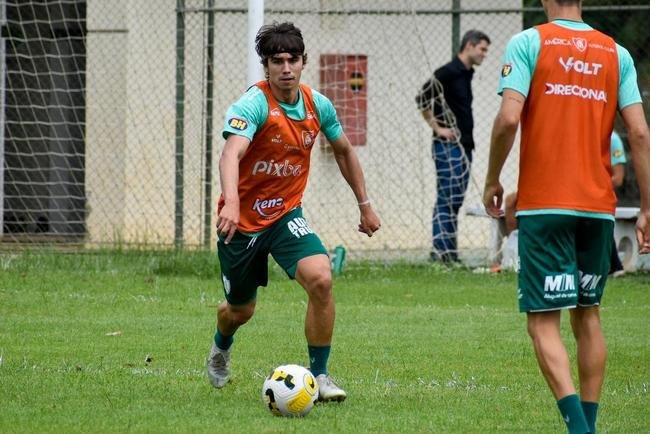 Neste sbado, o Amrica encerrou a preparao para enfrentar o Fluminense no CT Lanna Drumond 