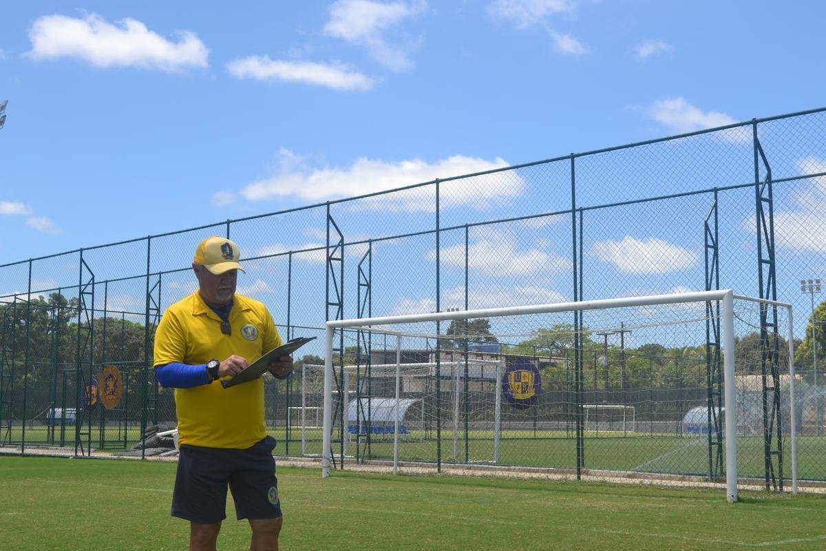 Treinador Pedro Manta comandou o Retr na campanha do acesso, trabalhando diariamente na estrutura em Aldeia