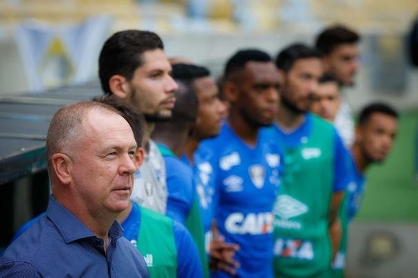 Fluminense e Cruzeiro em partida vlida pela segunda rodada do Brasileiro