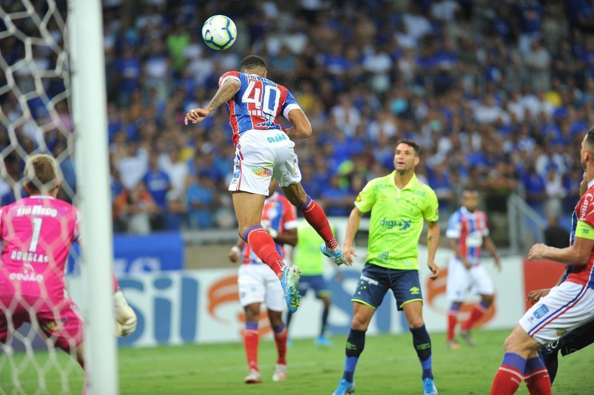 Cruzeiro estreou terceiro uniforme, o ltimo produzido pela Umbro