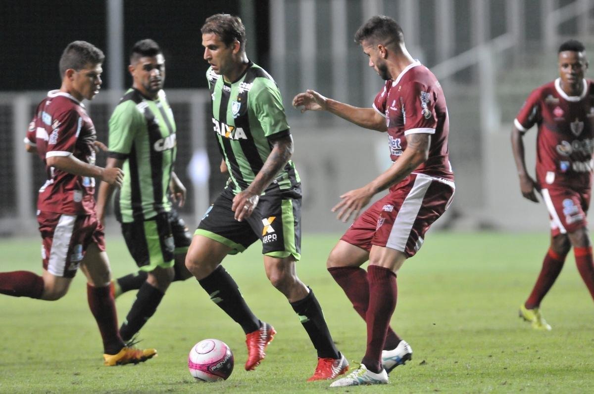 Amrica e Patrocinense se enfrentaram, no Independncia, pela primeira rodada do Campeonato Mineiro