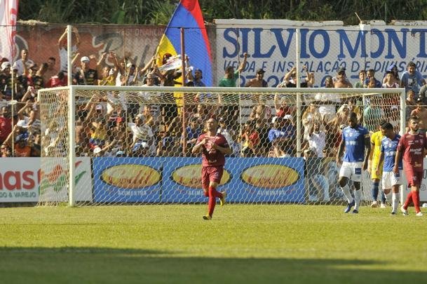 Cruzeiro abriu 2 a 1 no primeiro tempo, com gols de Raniel e Robinho; Alemo descontou para o Guarani