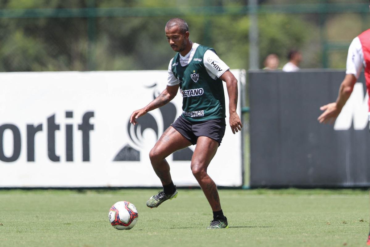 Primeiro treino comandado por Cuca desde a volta ao Atltico