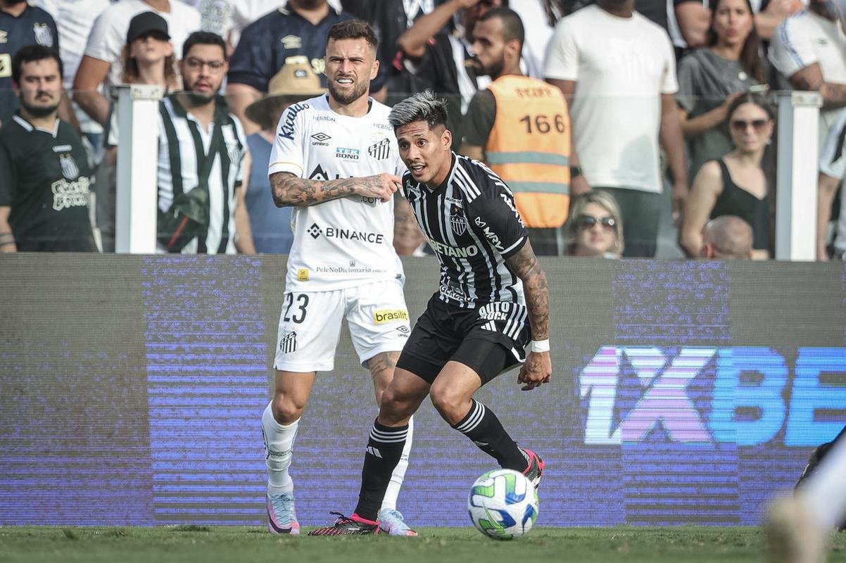 Santos e Atltico se enfrentaram na tarde deste domingo (23/4), na Vila Belmiro, pela segunda rodada da Srie A do Campeonato Brasileiro.