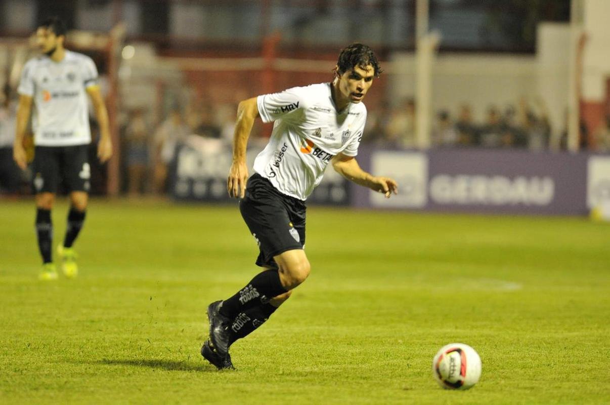 O Atltico estreou na temporada 2022 nesta quarta-feira (26), diante do Villa Nova, pela 1 rodada do Campeonato Mineiro. A partida disputada no Estdio Castor Cifuentes, em Nova Lima, tambm marcou o primeiro jogo do treinador argentino Antonio 'El Turco' Mohamed sob o comando do Galo.