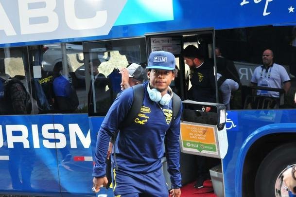 Delegao do Equador desembarcou nesta tera-feira em Belo Horizonte, onde estrear na Copa Amrica