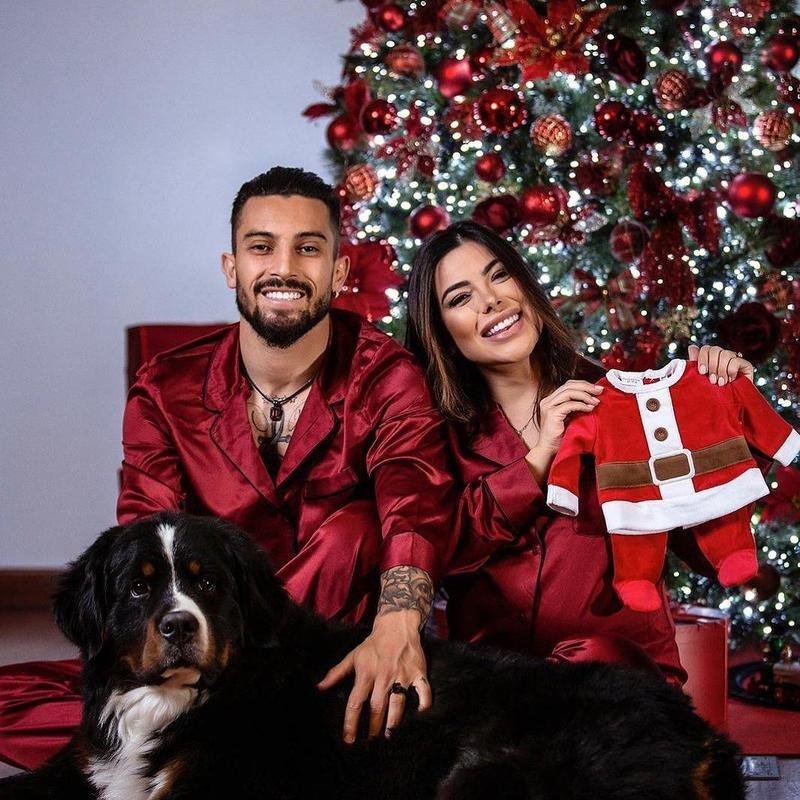 Alex Telles e famlia