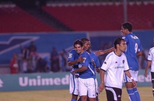 Guilherme foi novamente o autor do gol da vitria por 1 a 0 sobre o Botafogo em 2008, no Mineiro