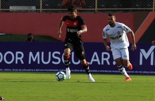 Vitória derrotou Atlético por 1 a 0, no Barradão, com gol de Léo Ceará
