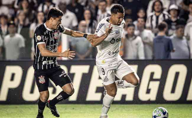 Novidade contra o Santos, Caetano fez boa partida em 'defesa musical'