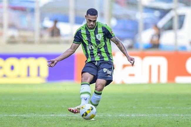 As fotos do duelo decisivo entre Amrica e Atltico, neste domingo (13/11), no Independncia, em Belo Horizonte. Partida foi vlida pela 38 rodada da Srie A do Campeonato Brasileiro.