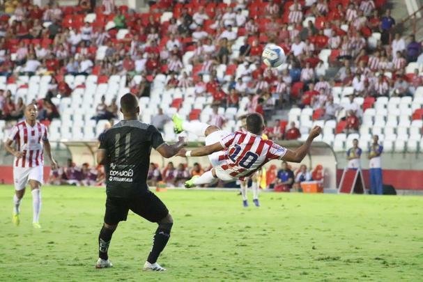 10 rodada - 29/6

Nutico 1x1 ABC
Contra o lanterna ABC, mais um tropeo em casa. No banco de reservas da equipe potiguar, um velho conhecido da torcida alvirrubra. O tcnico Roberto Fernandes, campeo pernambucano pelo Timbu no ano passado.