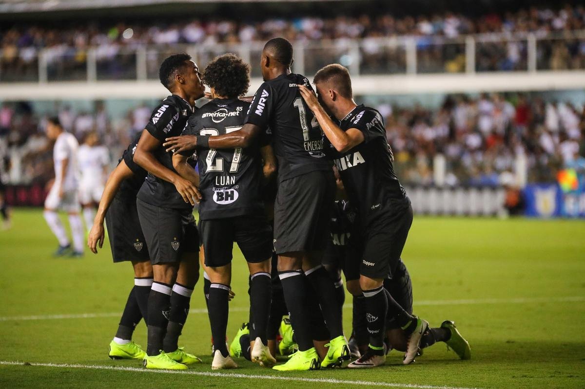 Na Vila Belmiro, Atltico  derrotado pelo Santos por 3 a 2, pela 37 rodada do Campeonato Brasileiro 