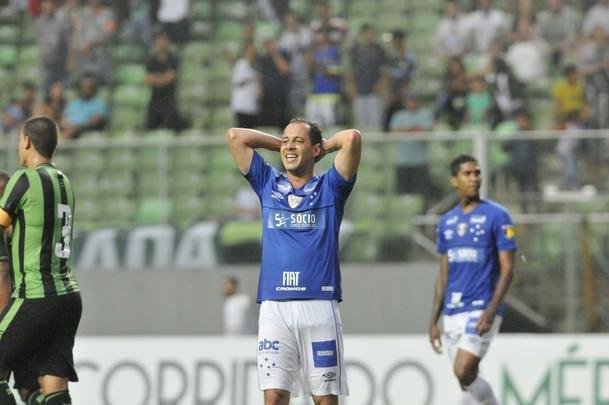 Fotos da partida entre Amrica e Cruzeiro, no Independncia, pelo Campeonato Mineiro