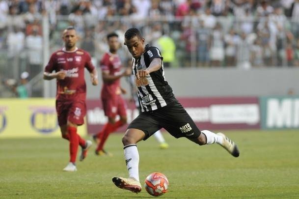 Veja imagens do duelo entre Atltico x Guarani de Divinpolis