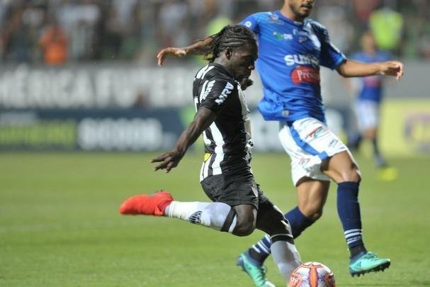 Veja fotos do jogo Atltico x URT