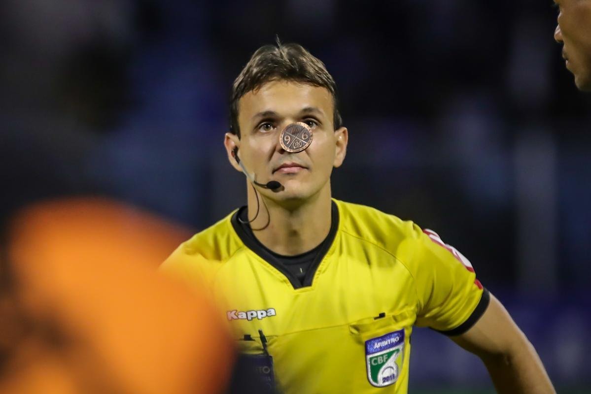 Fotos da partida entre Ava e Atltico, pelo Campeonato Brasileiro