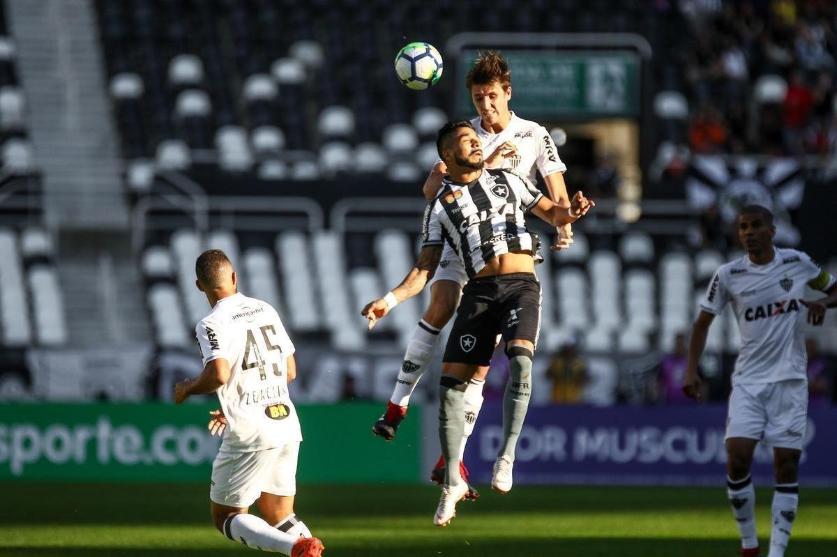 Veja as imagens do jogo entre Botafogo x Atltico, realizado no estdio Nilton Santos, no Rio de Janeiro