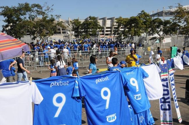 Cruzeiro x Bahia: fotos da torcida da Raposa no Mineiro