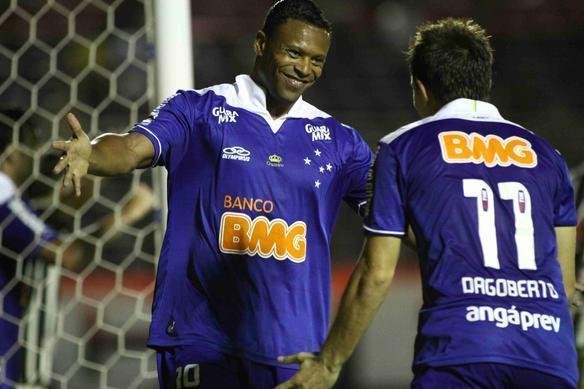 Festa dos jogadores do Cruzeiro no Barrado com a conquista do tricampeonato brasileiro